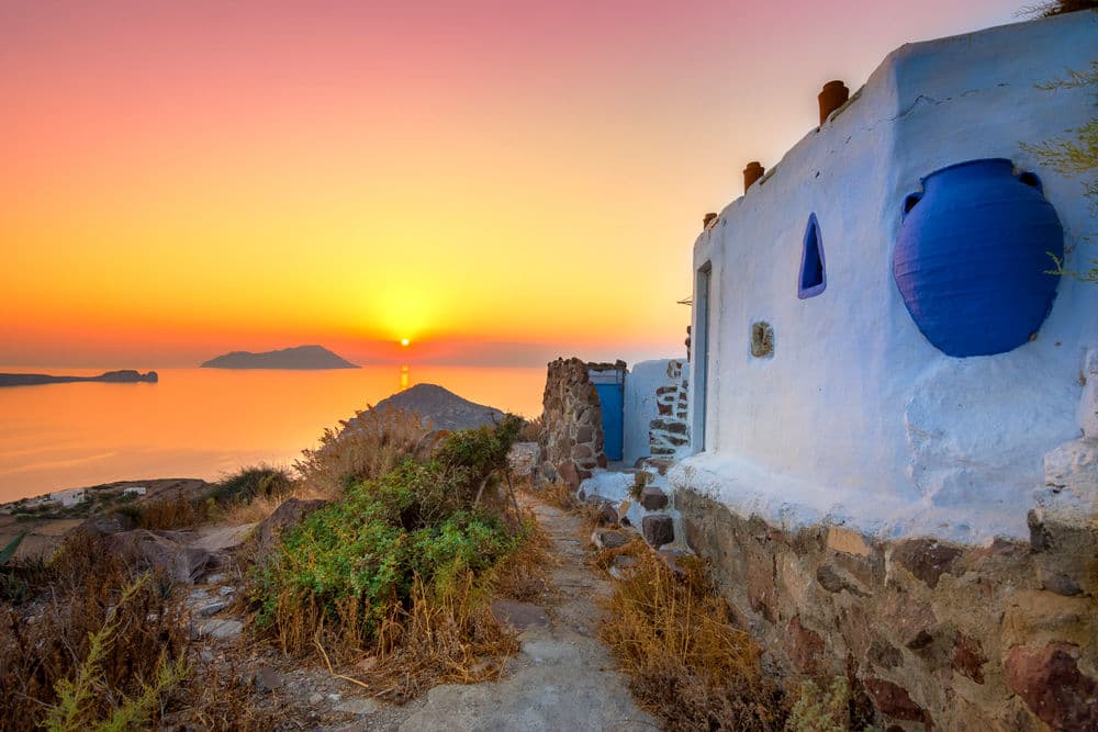 Milos, Daily Experience