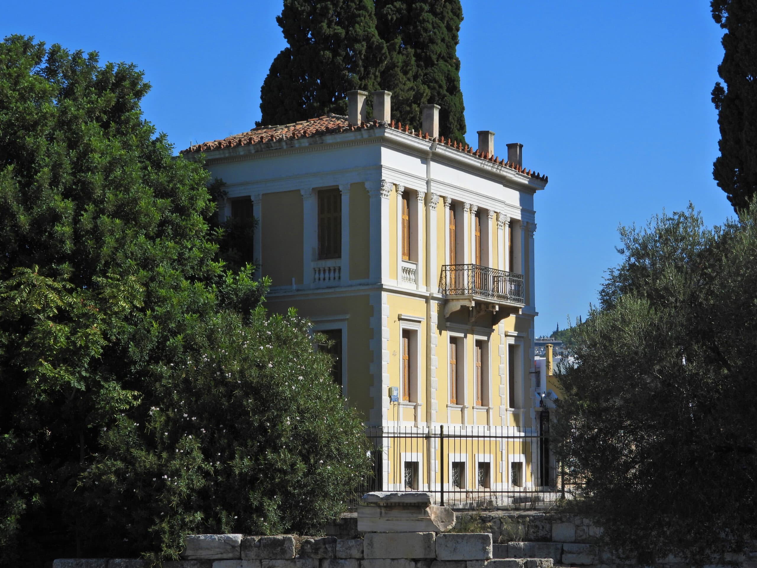Photo,Of,Beautiful,Neoclassical,Houses,In,Iconic,District,Of,Anafiotika