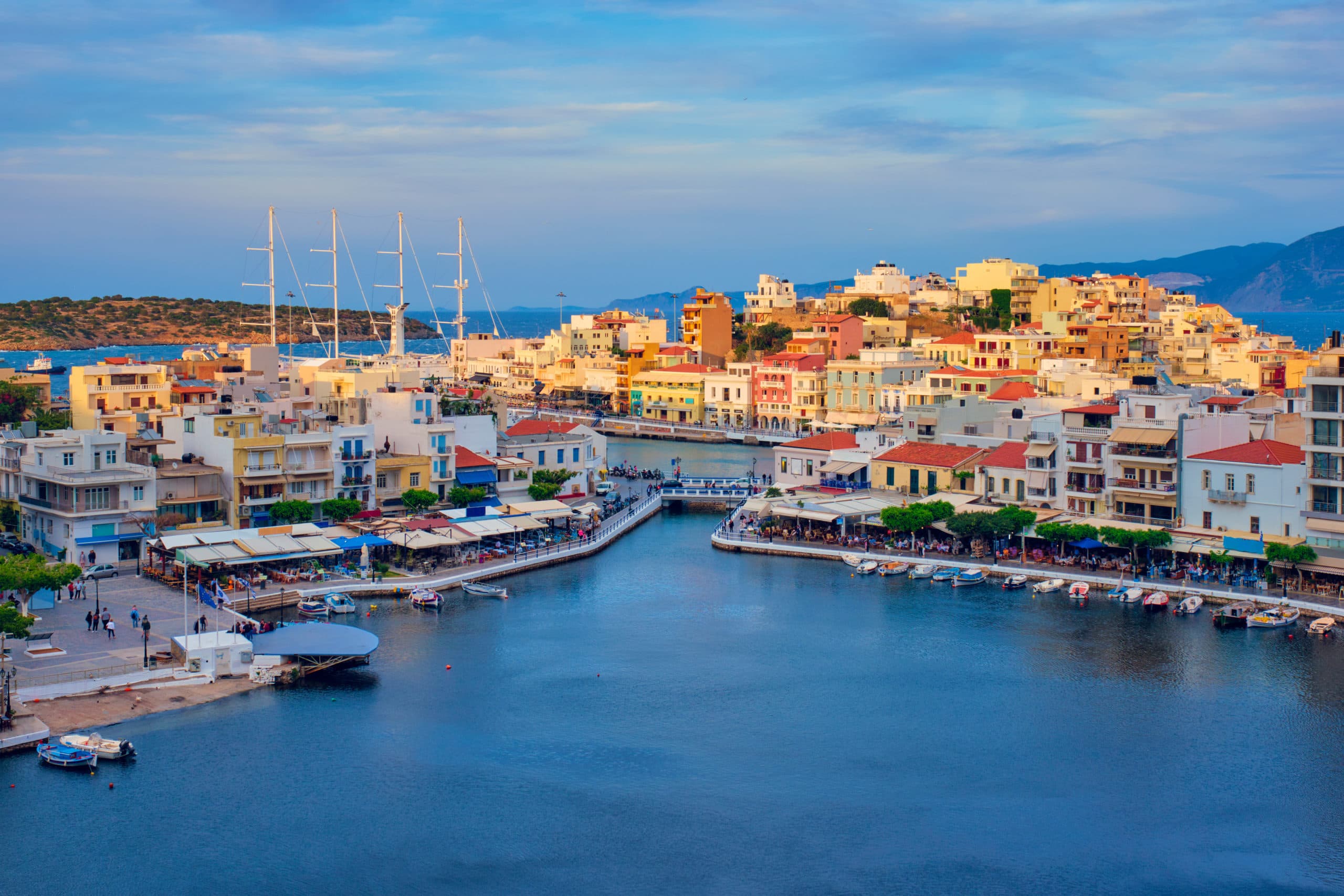 Beautiful,Agios,Nikolaos,Town,On,Lake,Voulismeni,On,Sunset.,Lasithi