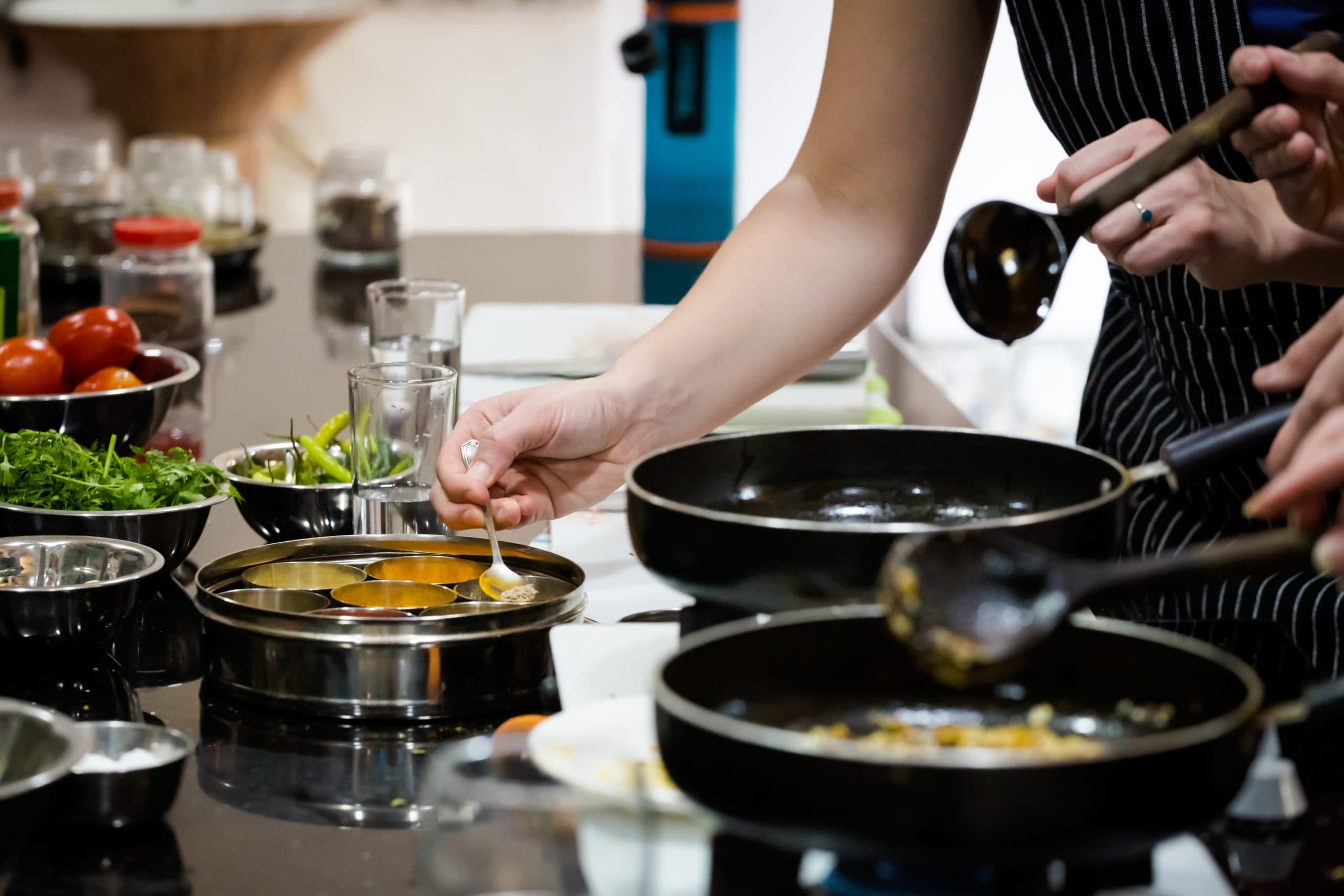 Traditional,Way,Of,Preparing,Indian,Food,Aloo,Gobi,(potatoes,With