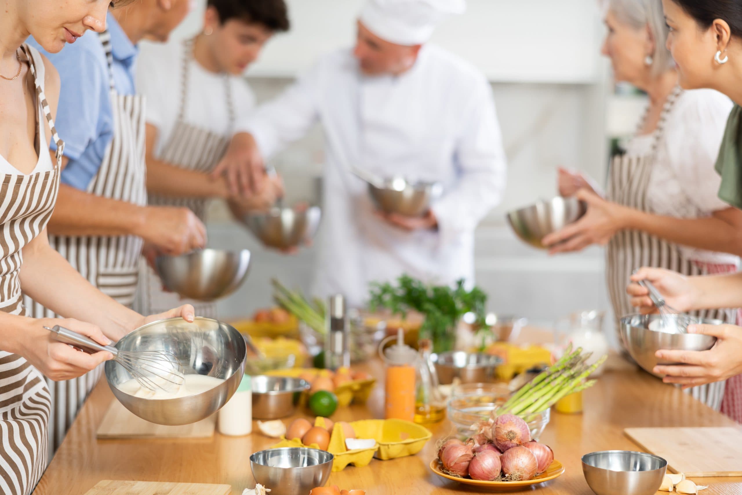 Group,Of,Different,People,Learn,How,To,Cook,At,Cooking