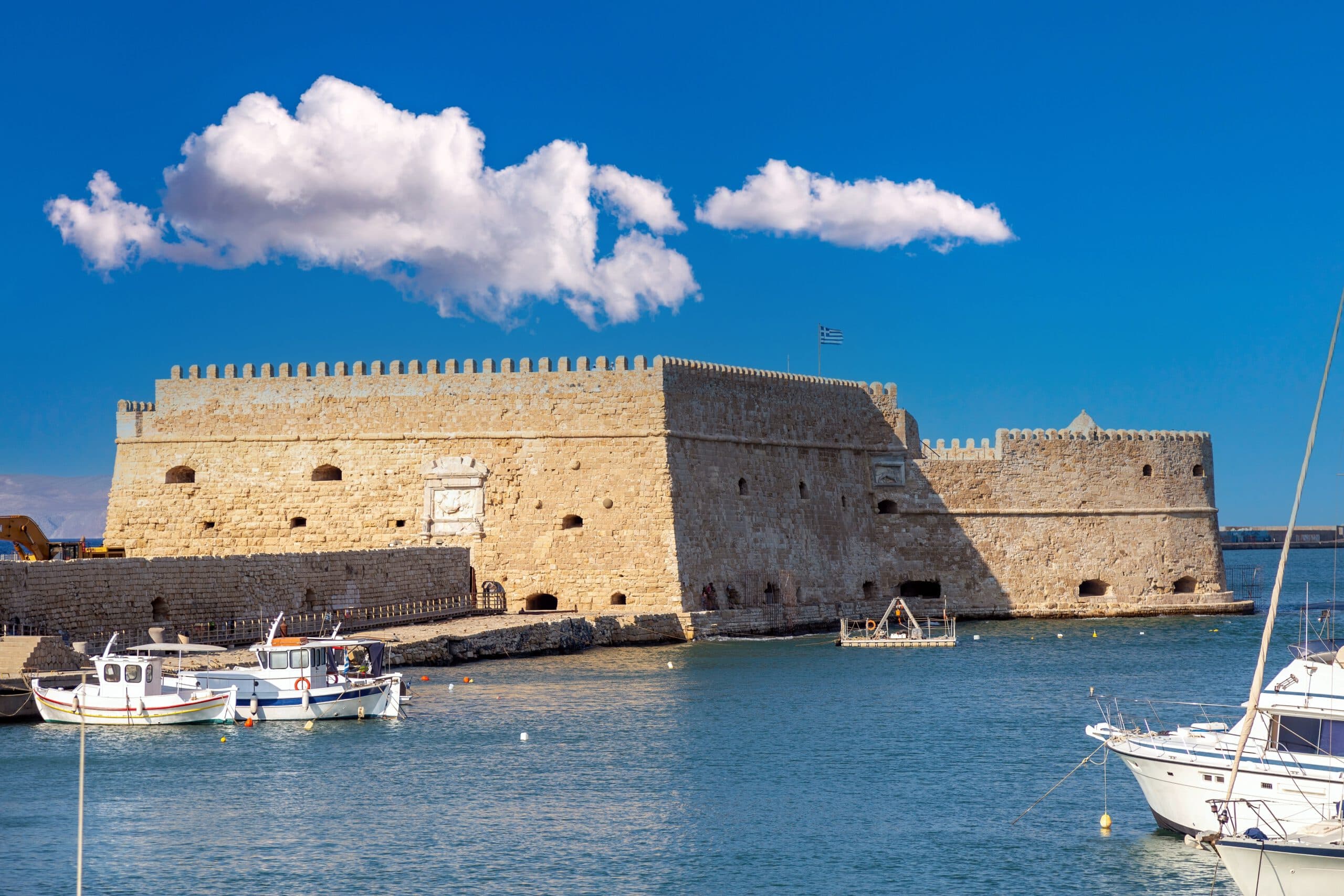 Ancient,Venetian,Fortress,Overlooking,The,Harbor,In,Rethymno,,Crete,Island,