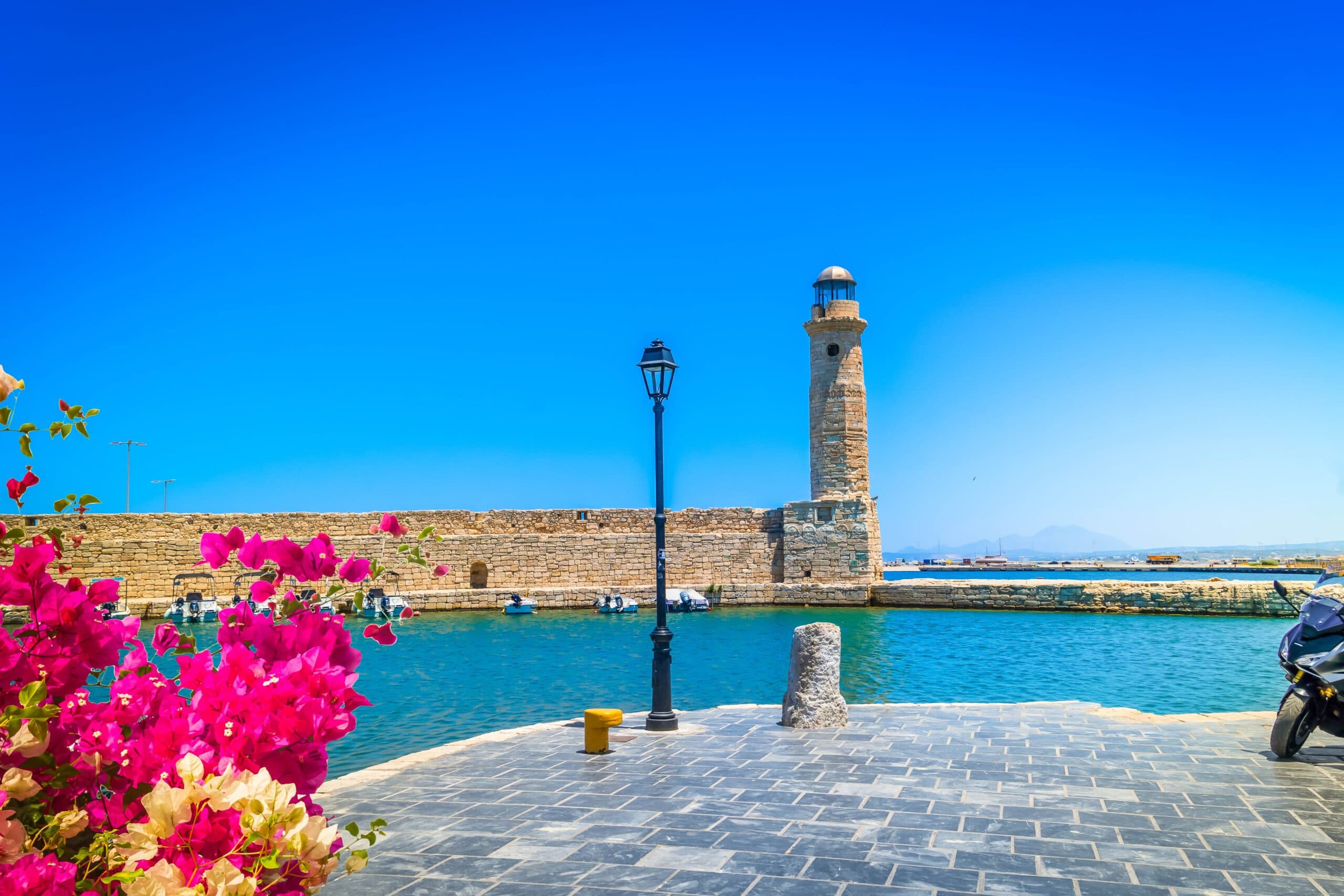 Harbor,And,Lighthouse,Of,Rethymno,Old,Town,,Crete,,Greece,,Retro