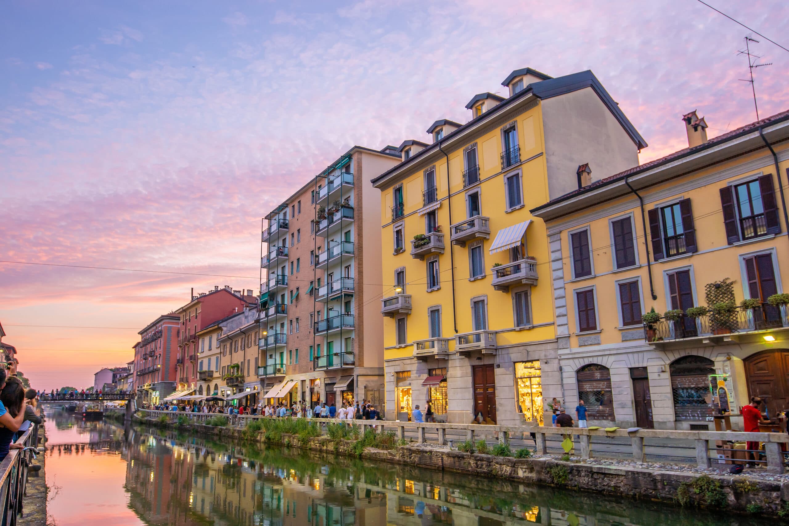Semi-Private: Milan- Walking Tour of Navigli District