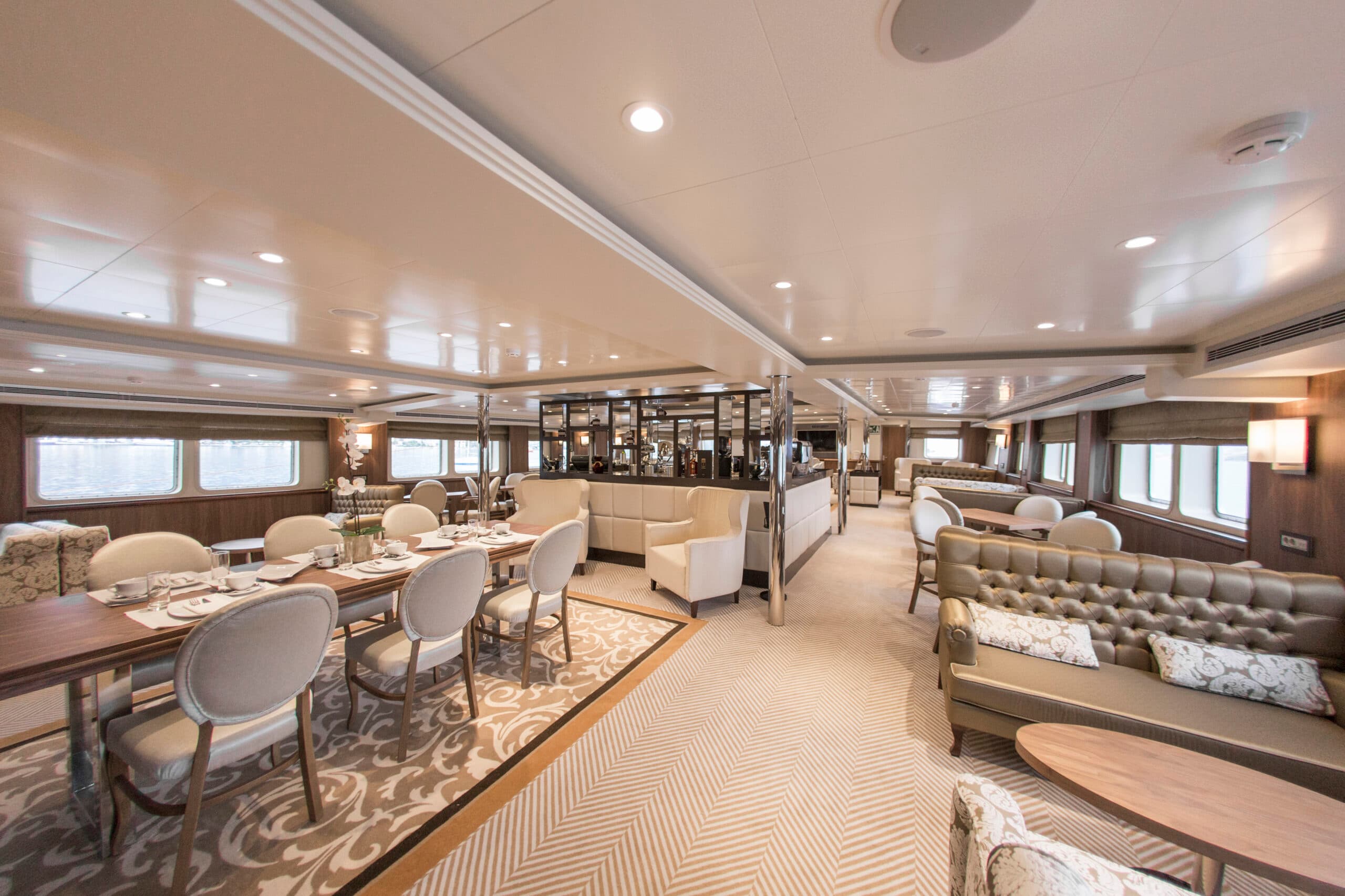 VIP LOUNGE 2