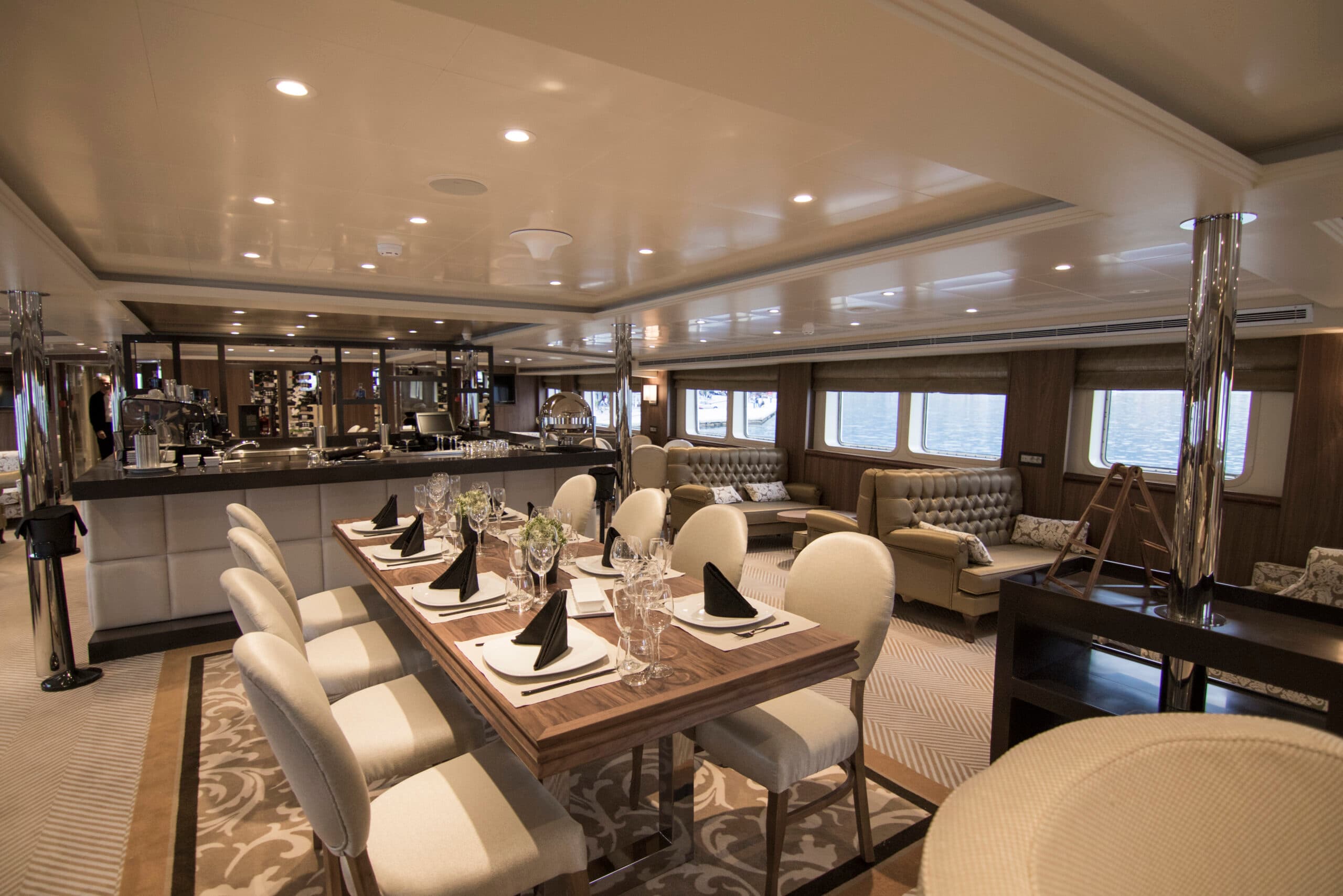 VIP LOUNGE 3