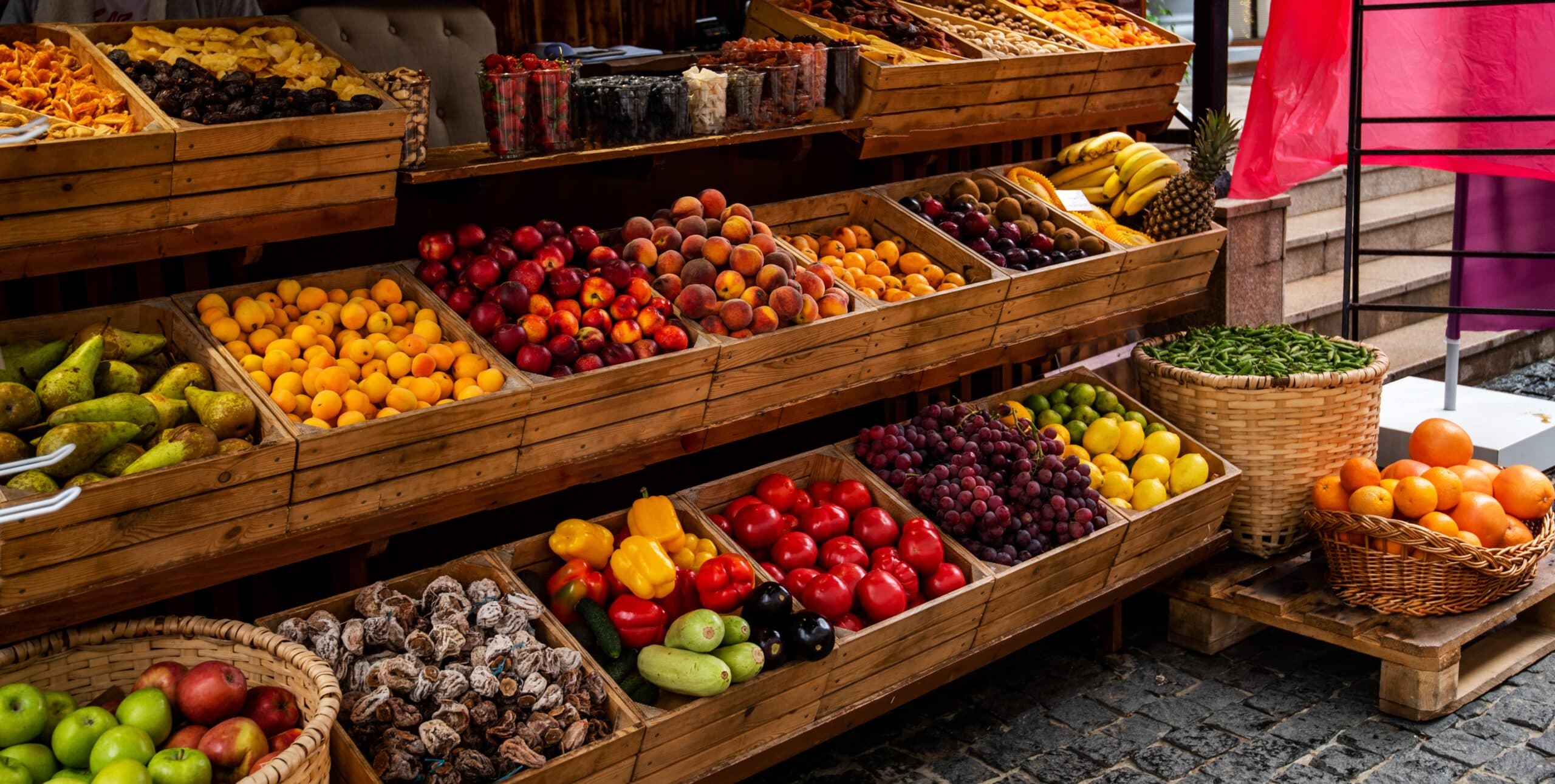A,Vibrant,Street,Market,Stall,Brimming,With,Fresh,,Colorful,Fruits