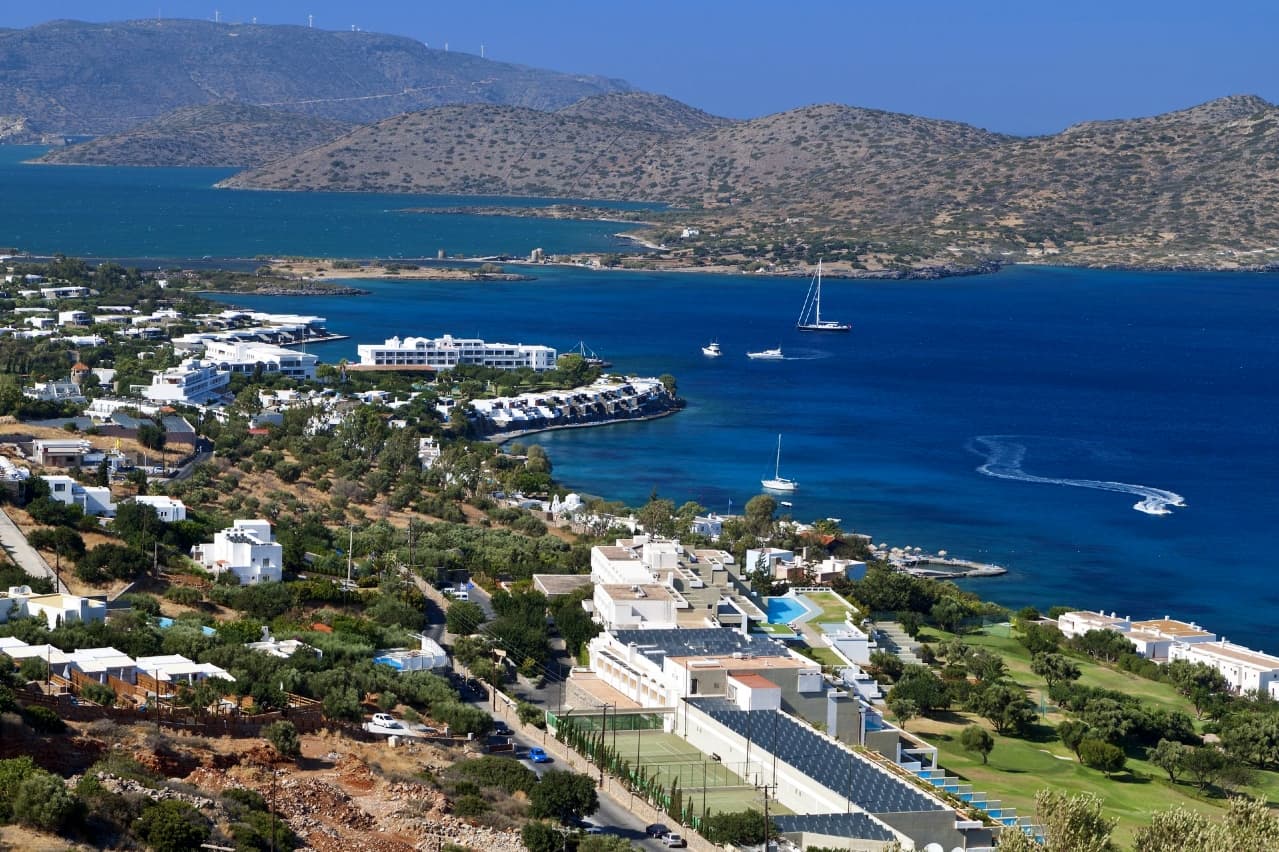 Fly from Athens to Crete