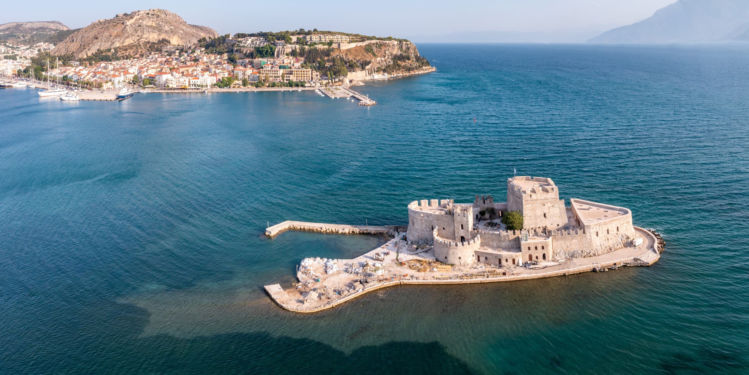 Greece,,Nafplio,City,And,Bourtzi,,Venetian,Water,Fortress,At,The